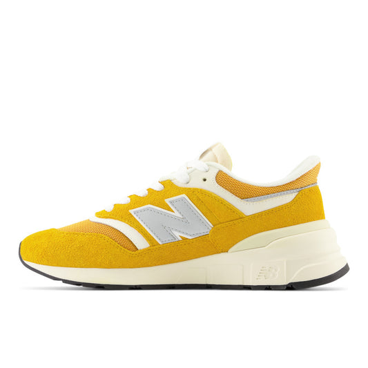 New Balance Unisex 997R Varsity Gold Sneakers(U997RCB)